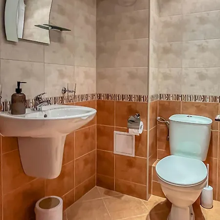 New! Sunny For 2 Balcony & Free Parking Bansko